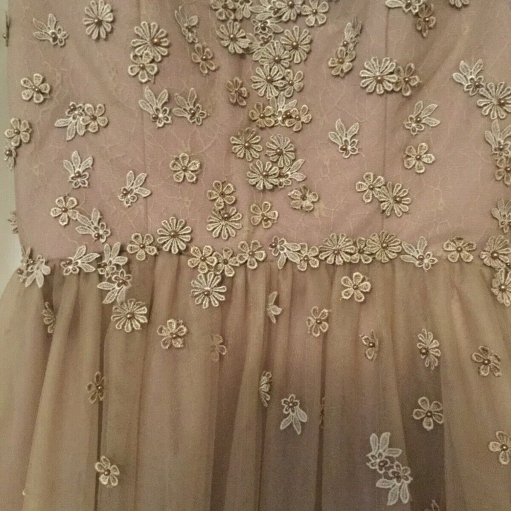 NEW CLASSIC-Romantic style ball gown size 8 - Picture 4 of 5